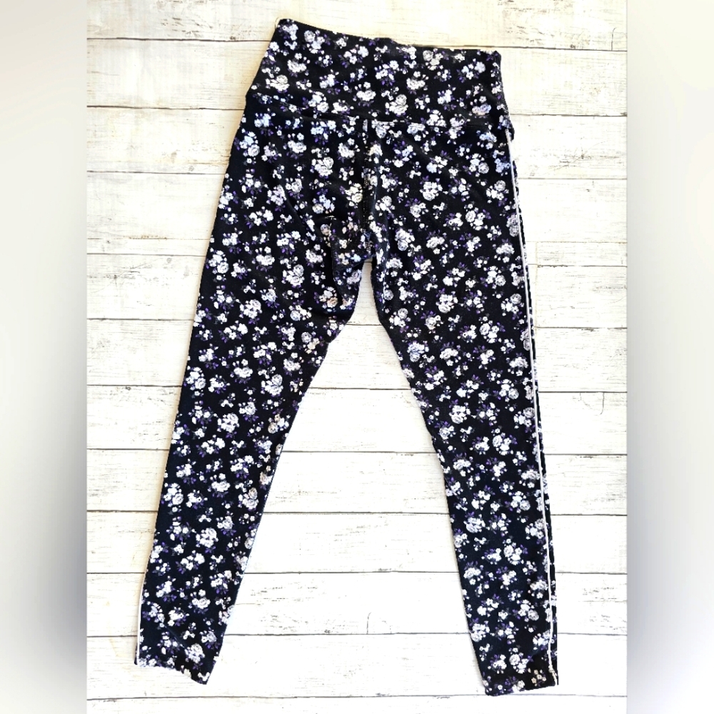 Victoria's Secret PINK ULTIMATE Black Purple Floral Leggings White Stripe Size M - Picture 3 of 7